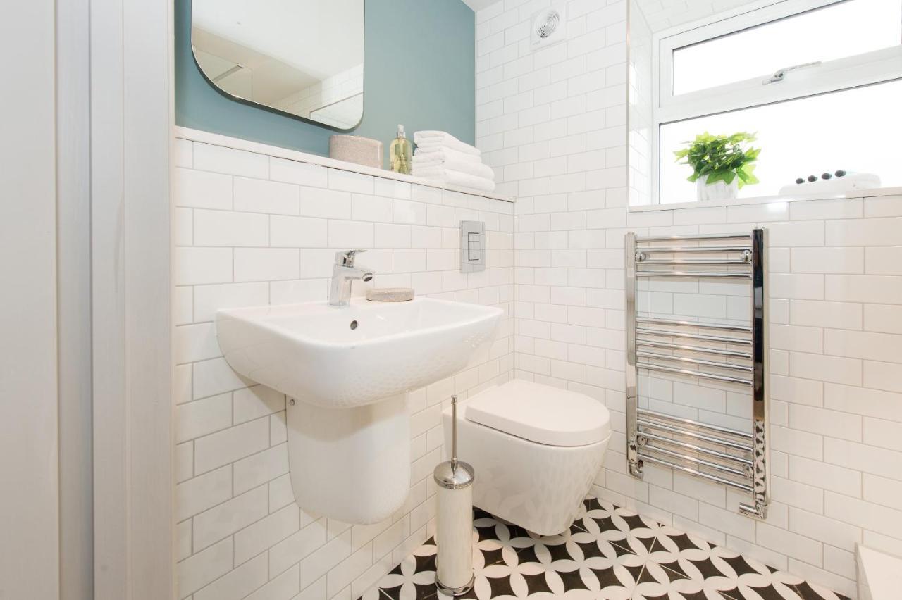 The Burrow By Harrogate Serviced Apartments Exterior photo